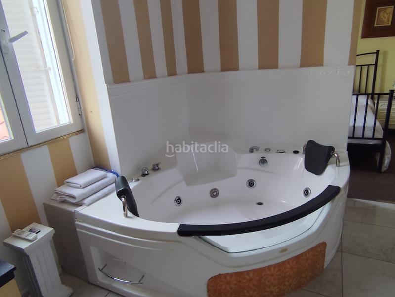 Foto b6b58fb4-e2da-4a31-85b1-87b87542ed6b. Edificio hotel en Centro Navalcarnero