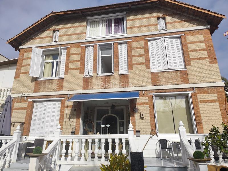 Foto bf2a7401-bcbc-46f4-9f77-8775fa14ace3. Edificio hotel en Centro Navalcarnero