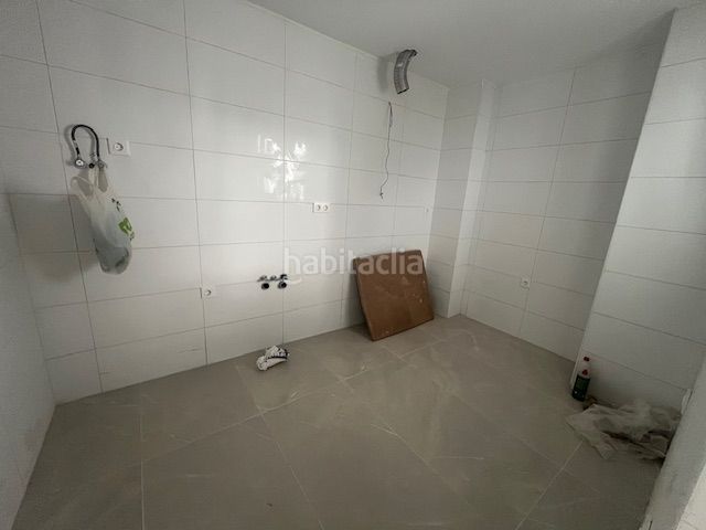 Foto a735205a-fc98-434f-acb5-bb8e9d755454. Pis amb calefacció aparcament a Camarena