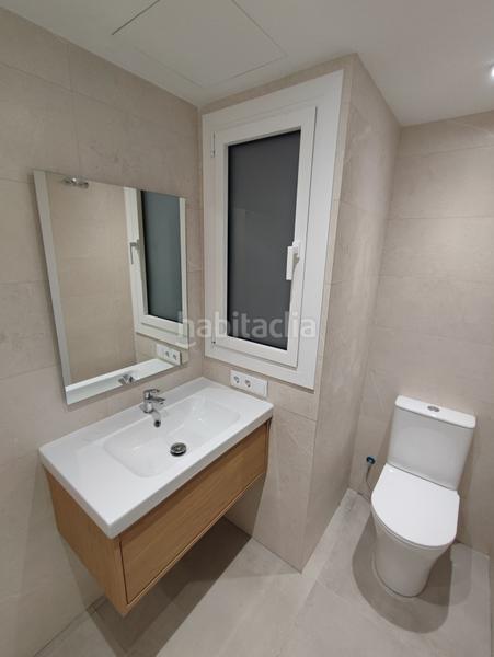 Foto c5b9cee2-8042-4611-8ddc-348b7b4f1081. Rent flat with heating parking in Eixample Sabadell