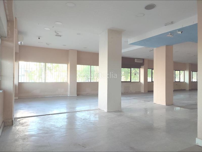 Foto becf839e-3c27-484d-80d6-85f18fea2ca0. Local comercial a Media Legua Madrid