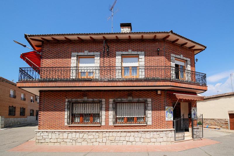 Foto 69b65dbd-b2ea-41ae-910a-04835f65b06a. Casa amb calefacció aparcament a Valdeverdeja