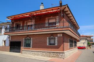 Casa a Valdeverdeja. Preciosa casa de pueblo en valdeverdeja