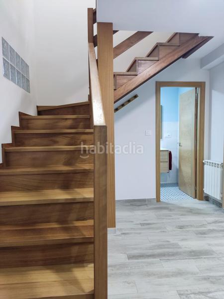 Foto dd771b1d-b319-456e-b631-6305ae327737. Casa pareada en calle doce 26 chalet pareado , león. 186m2, 2 plantas mas buhardilla, 3d, 2b y garaje. en Castropodame