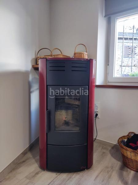 Foto ea081a76-b50a-47cf-8760-8a74f1d283d1. Casa pareada en calle doce 26 chalet pareado , león. 186m2, 2 plantas mas buhardilla, 3d, 2b y garaje. en Castropodame