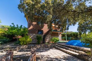 Xalet en Calle del almendro 823. Chalet independiente. urb. las fuentes, fuentenovilla.  37om2, 4