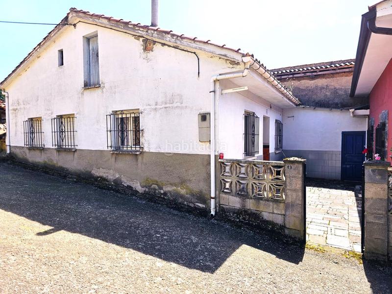 Foto df38f185-cadf-497d-892d-f6fc5079da29. Casa adossada amb aparcament a Quirós