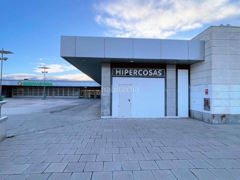 Foto b50714d4-3414-40db-92d9-5619ad4cf973. Alquiler local comercial  esquinero de 83 m2 posibilidad 2 amplias terrazas en Colmenar Viejo