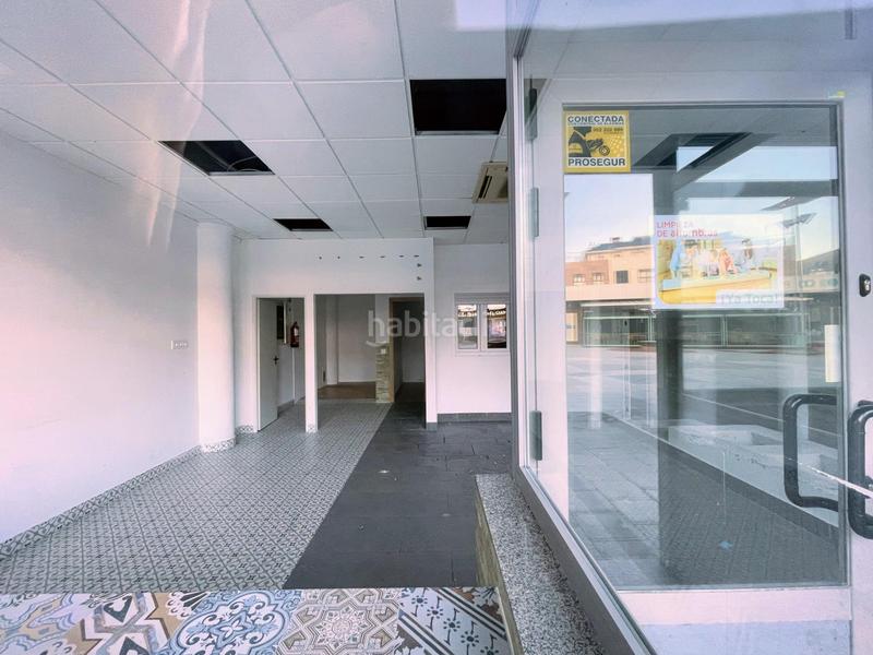 Foto 01e8d725-8664-4e02-93eb-b9a98bdde702. Alquiler local comercial  con posibilidad de terraza en centro comercial en Colmenar Viejo