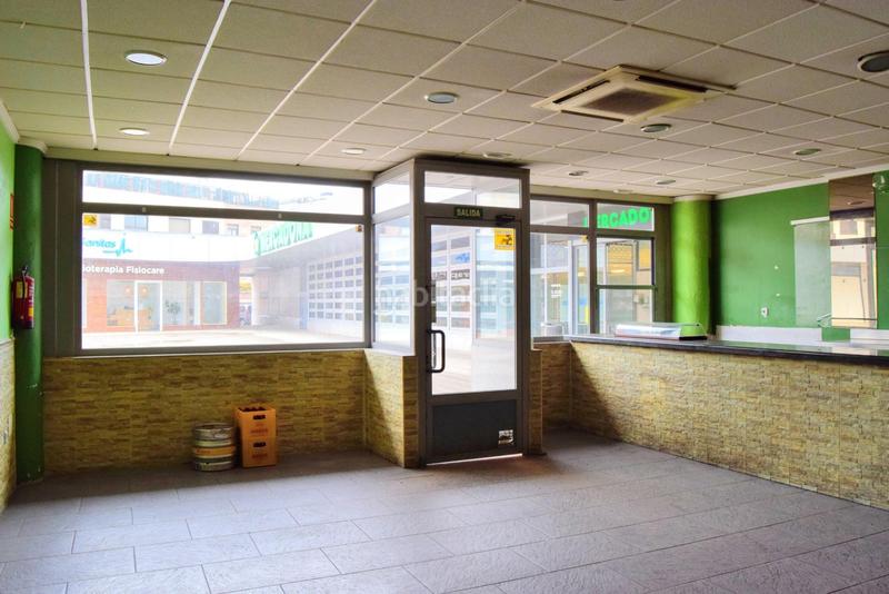 Foto 4c6cb445-b450-49a8-a96b-501924b0f0ab. Alquiler local comercial  con posibilidad de terraza en centro comercial en Colmenar Viejo
