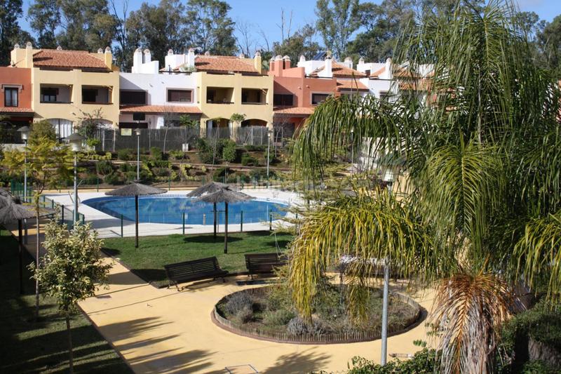 Foto 233529b2-bd1c-445d-ba5a-28401fe7aec5. Casa adossada a calle diego borrego 28 a Las Pajanosas Guillena