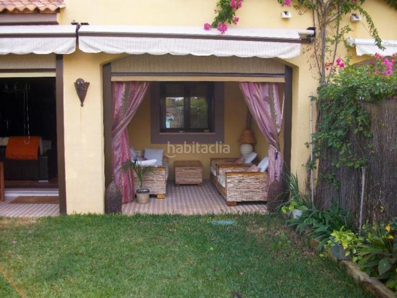 Foto a647b18f-f696-40db-9833-2be65e2c6544. Casa adossada a calle diego borrego 28 a Las Pajanosas Guillena