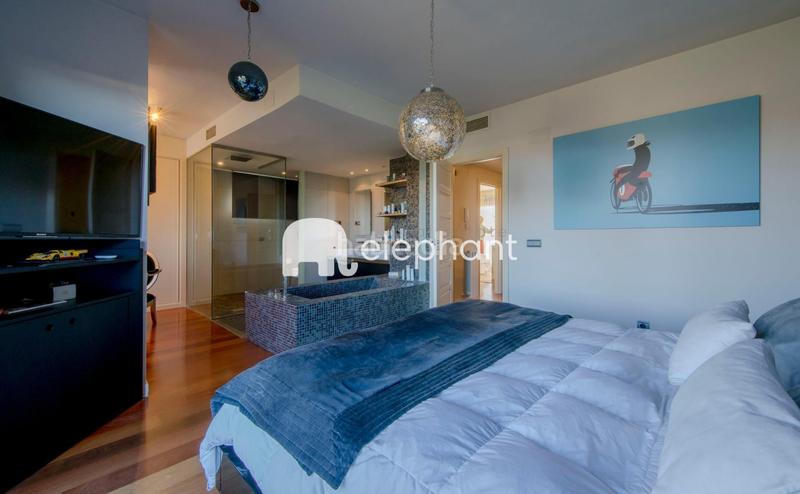 Foto 0dbdcf59-85d9-4c63-bf20-e43f89d47510. Casa a schiera con riscaldamento parcheggio piscina in Boadilla del Monte