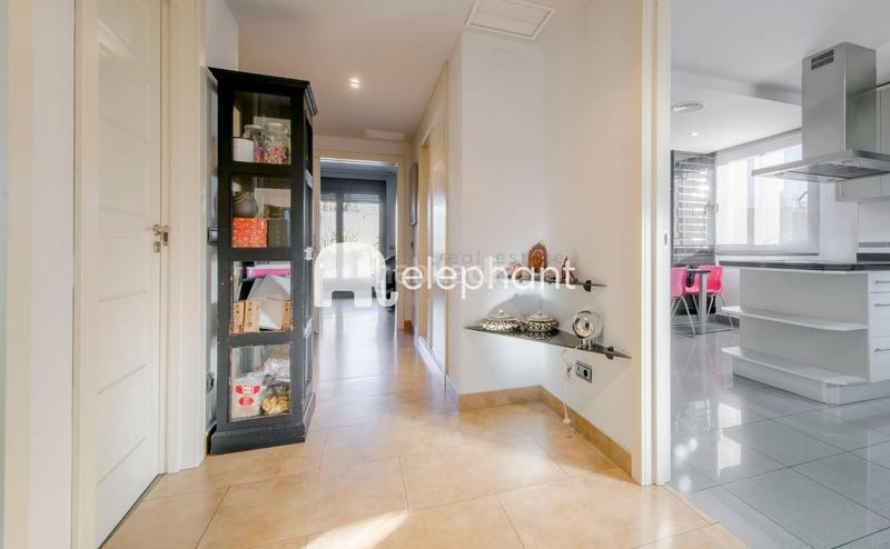 Foto dce66eb5-c0ac-42e7-9474-e115a9804173. Casa a schiera con riscaldamento parcheggio piscina in Boadilla del Monte