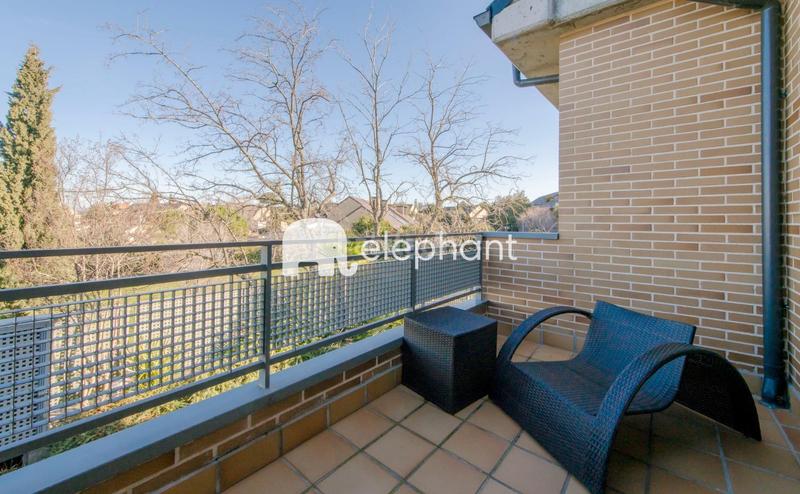 Foto e4db0d2f-e377-4375-b918-feb452b7c999. Casa a schiera con riscaldamento parcheggio piscina in Boadilla del Monte