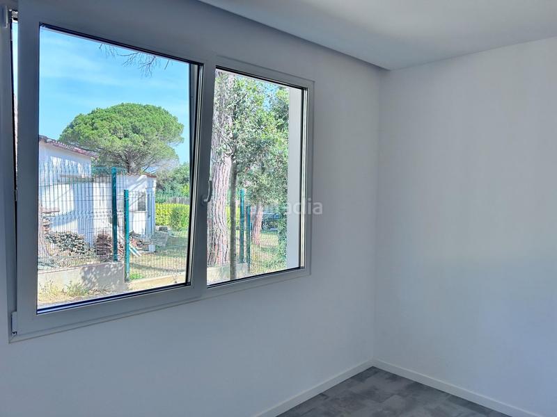 Foto 34074c3a-0f82-465e-8439-e819631f3eec. Chalet  nuevo 4hab., piscina privada, garaje y gran jardín en Llagostera