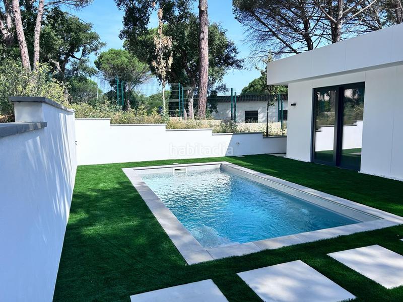 Foto 4b33c005-a1a8-462f-8282-bd40ec7eed52. Chalet  nuevo 4hab., piscina privada, garaje y gran jardín en Llagostera
