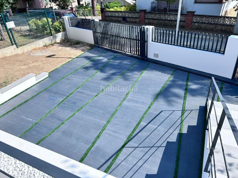 Foto 4e851463-013e-4cd4-b5ec-359f42413177. Chalet  nuevo 4hab., piscina privada, garaje y gran jardín en Llagostera