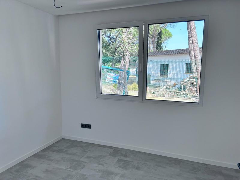 Foto 71cb7a26-3f1e-40c4-90f8-5cf5e90dea59. Chalet  nuevo 4hab., piscina privada, garaje y gran jardín en Llagostera