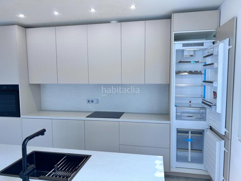 Foto 73a8dd04-71e3-4eb0-9e64-de599c4f2dfa. Chalet  nuevo 4hab., piscina privada, garaje y gran jardín en Llagostera
