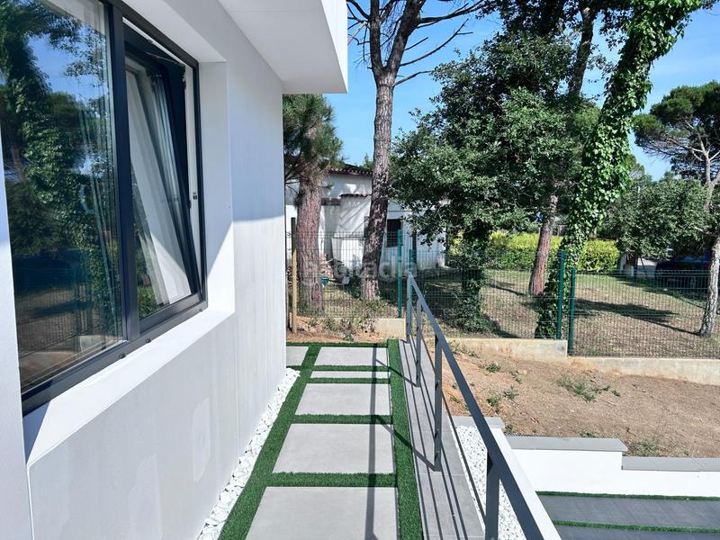 Foto 8e2e0559-b6c4-460f-8abf-ad4ea05d6608. Chalet  nuevo 4hab., piscina privada, garaje y gran jardín en Llagostera