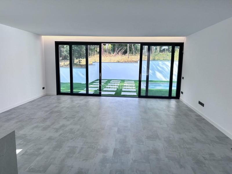 Foto a8a7983a-841e-477c-ba27-13f57e62c138. Chalet  nuevo 4hab., piscina privada, garaje y gran jardín en Llagostera
