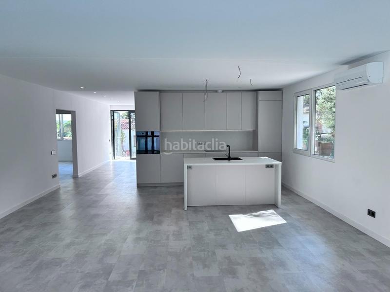 Foto c572b89c-1871-4241-a796-5534a56cbbd5. Chalet  nuevo 4hab., piscina privada, garaje y gran jardín en Llagostera