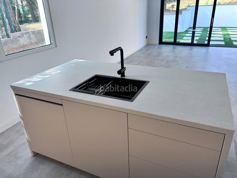 Foto d5c77395-2824-4f95-9b5b-0216a21758ff. Chalet  nuevo 4hab., piscina privada, garaje y gran jardín en Llagostera