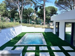 Xalet a Llagostera. Chalet nuevo en llagostera 4hab., piscina privada, garaje y gran