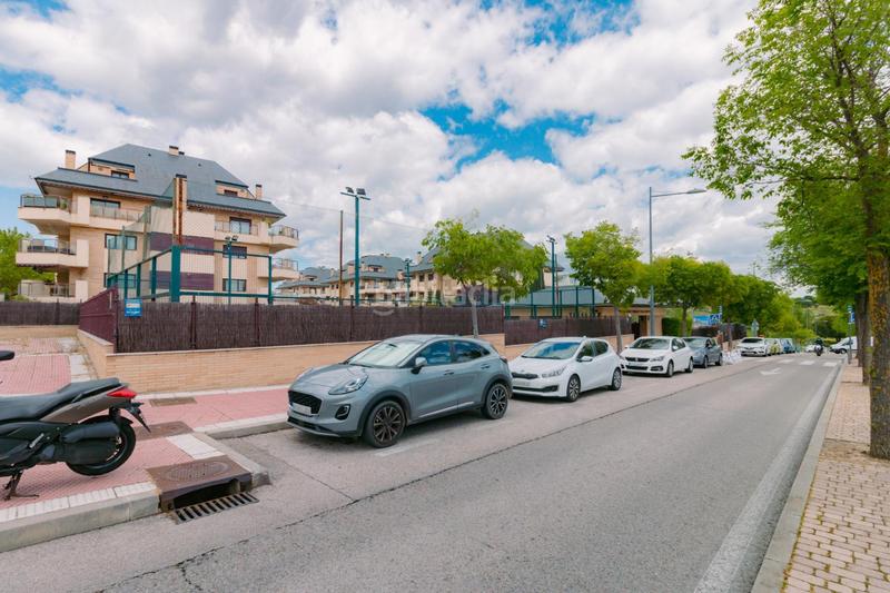 Foto 0dc83954-609f-4048-a91b-2a3b3031fddb. Duplex avec chauffage parking piscine dans Viñas Viejas Boadilla del Monte