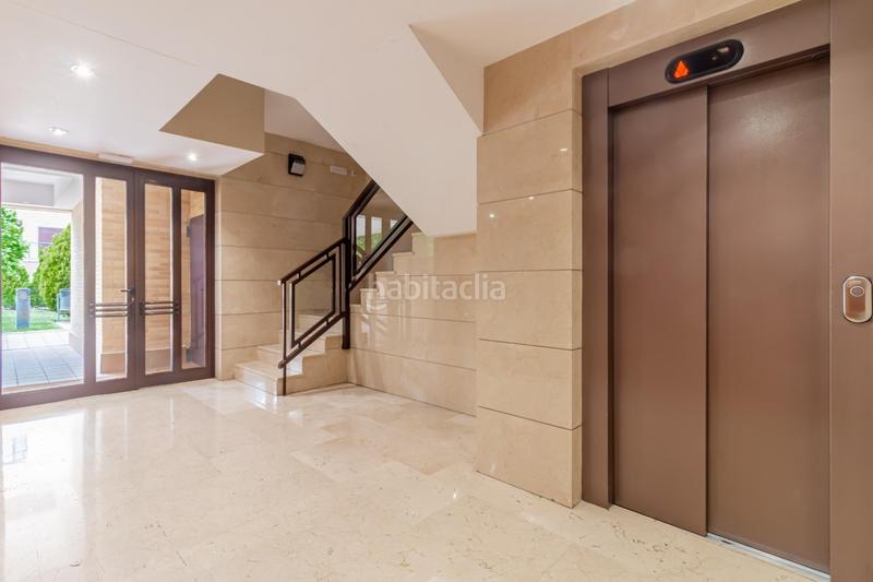 Foto e0bb44b9-3bcd-4bf2-b922-8d2206e754df. Duplex avec chauffage parking piscine dans Viñas Viejas Boadilla del Monte