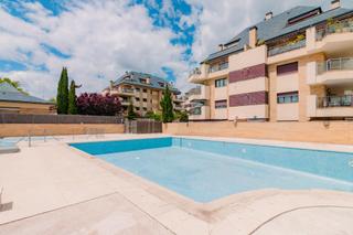 Dplex en Vias Viejas. Bajo dplex con jardn de ms de 100m en la mejor de zona vias