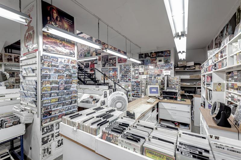 Foto 17891a9d-c4f4-4075-a75c-d1765092d624. Local comercial magnifico local comercial en rentabilidad, excelente ubicación cfernandez de los rios. en Madrid