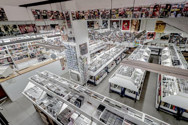 Foto 2f6219cc-c85e-4a39-b76d-7b362fde8edf. Local comercial magnifico local comercial en rentabilidad, excelente ubicación cfernandez de los rios. en Madrid