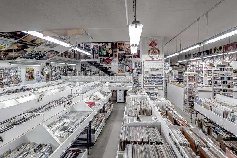 Foto 72664737-ac23-4e46-9f33-120a6fd58e6e. Local comercial magnifico local comercial en rentabilidad, excelente ubicación cfernandez de los rios. en Madrid