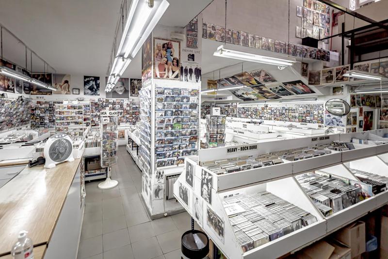 Foto b3819970-9be3-4cdc-a25a-6672d1451f42. Local comercial magnifico local comercial en rentabilidad, excelente ubicación cfernandez de los rios. en Madrid