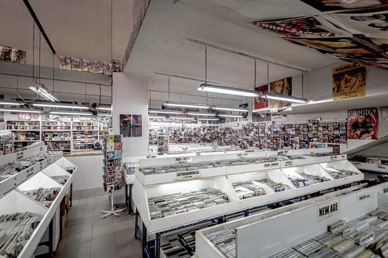 Foto cc03b65a-e880-4ca5-ac9e-253a7910c2f4. Local comercial magnifico local comercial en rentabilidad, excelente ubicación cfernandez de los rios. en Madrid