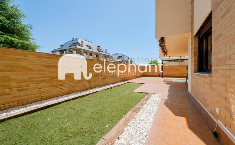 Foto 5f707ff6-0250-40ad-b0f1-359e2584a812. Ground floor with heating parking pool in Viñas Viejas Boadilla del Monte