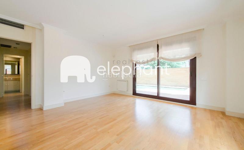 Foto 611cc53c-ccc7-406c-8ca9-ae242e6f16d3. Ground floor with heating parking pool in Viñas Viejas Boadilla del Monte