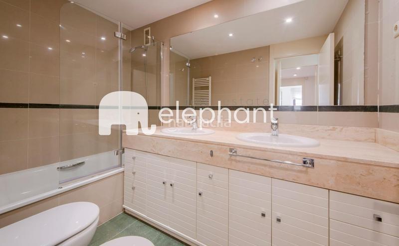 Foto 6f5eb2d3-66ab-458f-9aa7-42d56202dcdb. Ground floor with heating parking pool in Viñas Viejas Boadilla del Monte