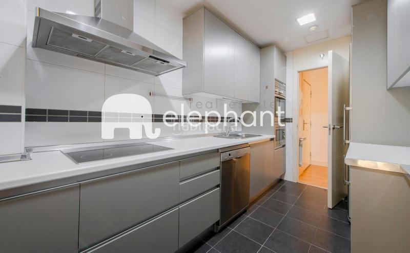 Foto 882c492c-b99c-47c8-9c1c-740a4a321d2e. Ground floor with heating parking pool in Viñas Viejas Boadilla del Monte