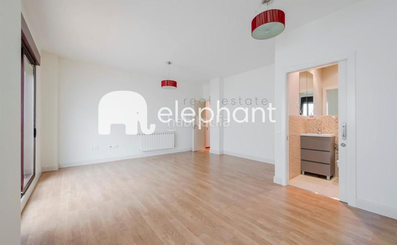 Foto e0d5e143-1a03-46eb-8008-0154e7fc0949. Ground floor with heating parking pool in Viñas Viejas Boadilla del Monte