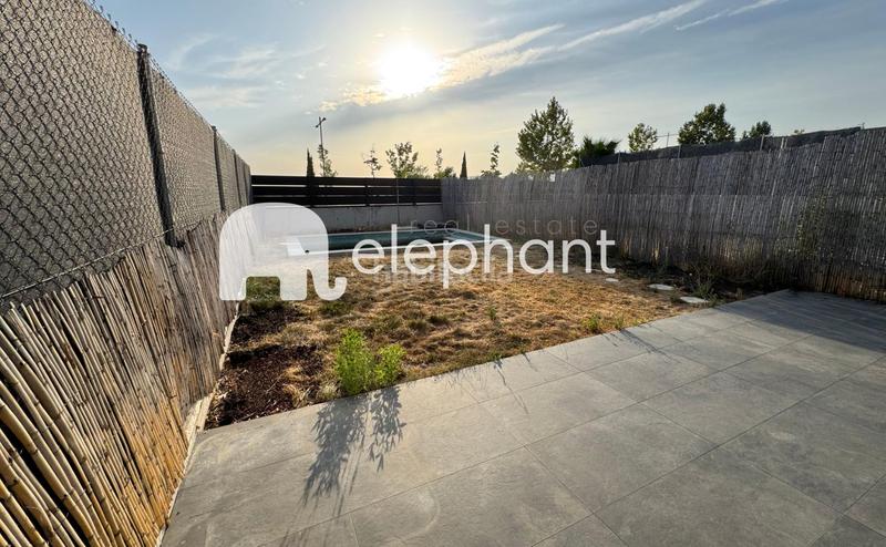 Foto 445d2e5d-73bd-464c-b200-1f17e4add0ec. Alquiler casa adosada alquiler chalet adosado con piscina privada en Boadilla del Monte