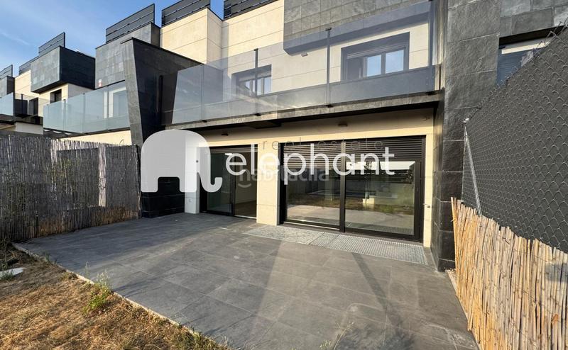 Foto 491da5ca-2fff-412b-afac-b918a6c659a4. Alquiler casa adosada alquiler chalet adosado con piscina privada en Boadilla del Monte