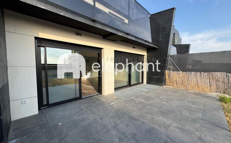 Foto b78e03ee-9b5c-4a94-abaf-37ada8568d96. Alquiler casa adosada alquiler chalet adosado con piscina privada en Boadilla del Monte