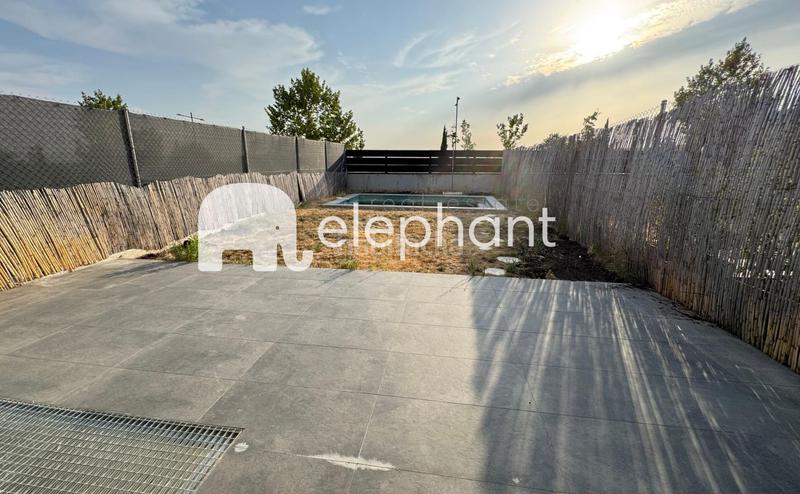 Foto b8701664-d8d8-40f8-ac12-9f6449bdae68. Alquiler casa adosada alquiler chalet adosado con piscina privada en Boadilla del Monte