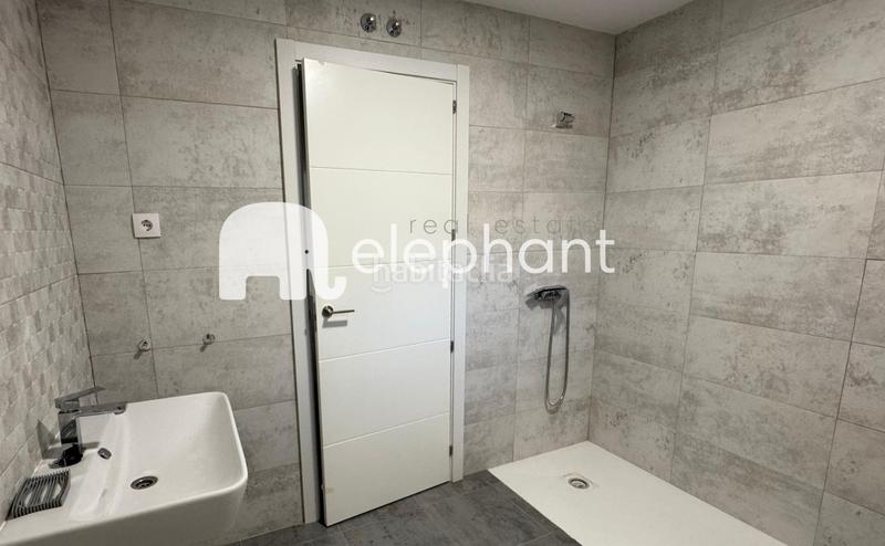 Foto db6191c1-8725-44ec-9e82-0f795db5a0bc. Alquiler casa adosada alquiler chalet adosado con piscina privada en Boadilla del Monte