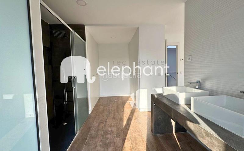 Foto b5514a1c-b9b7-4878-8c0d-1ced79065889. Rent semi detached house with heating parking pool in Boadilla del Monte