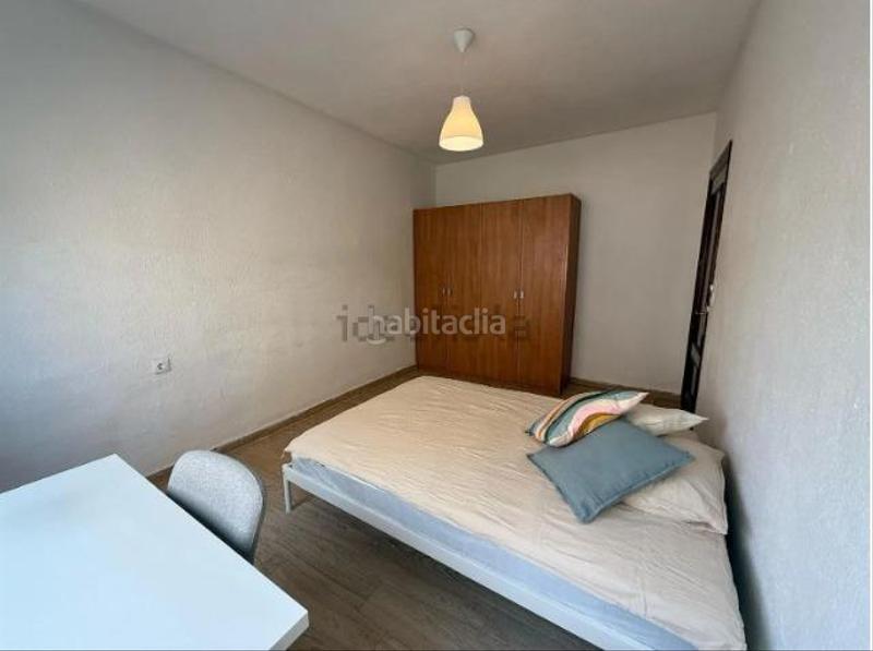 Foto 60e0ed0b-a375-4576-9767-7d78bb45d138. Alquiler piso se alquila bonito y luminoso piso en la zona de Cartuja, en Granada