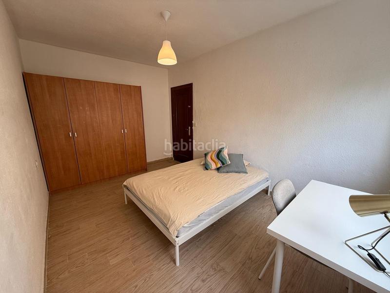 Foto 701141f6-c4c3-4a40-bff1-c821dfb9416b. Alquiler piso se alquila bonito y luminoso piso en la zona de Cartuja, en Granada